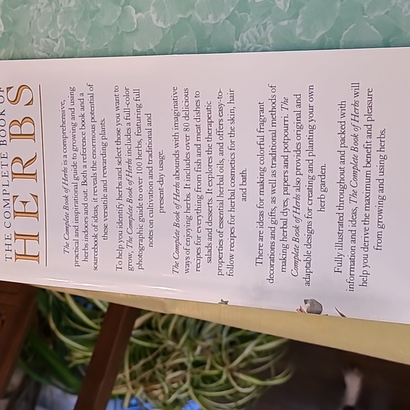 Hard cover- The Complete Book Of Herbs - Picture 4 of 6